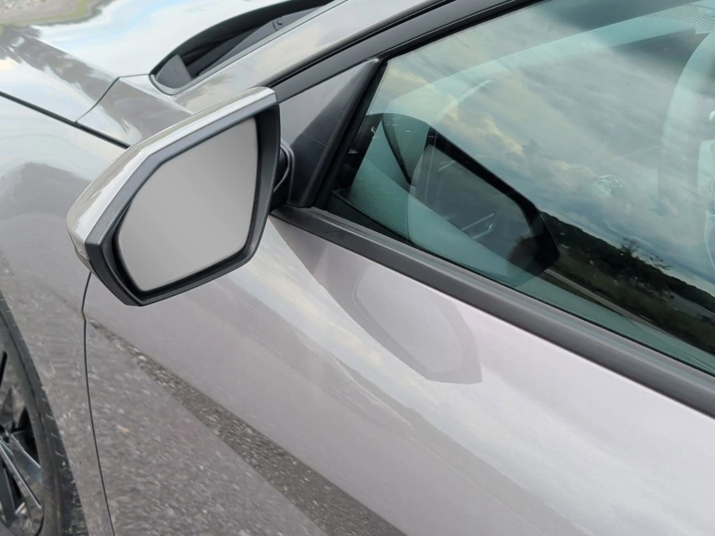 Used 2023 Fluid Metal Hyundai SEL image 39