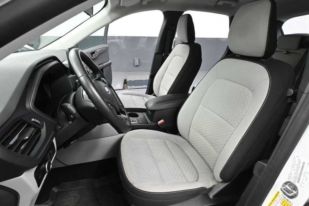 Used 2023 White Ford Active image 18
