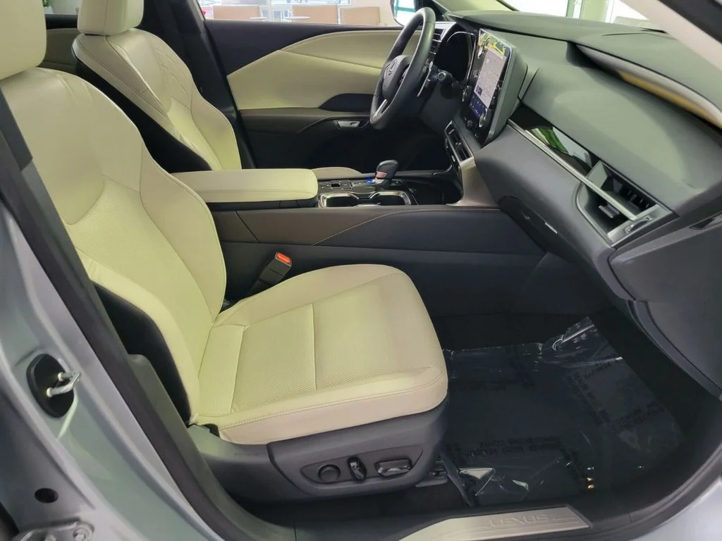 Certified Used 2023 IRIDIUM Lexus 350 image 17