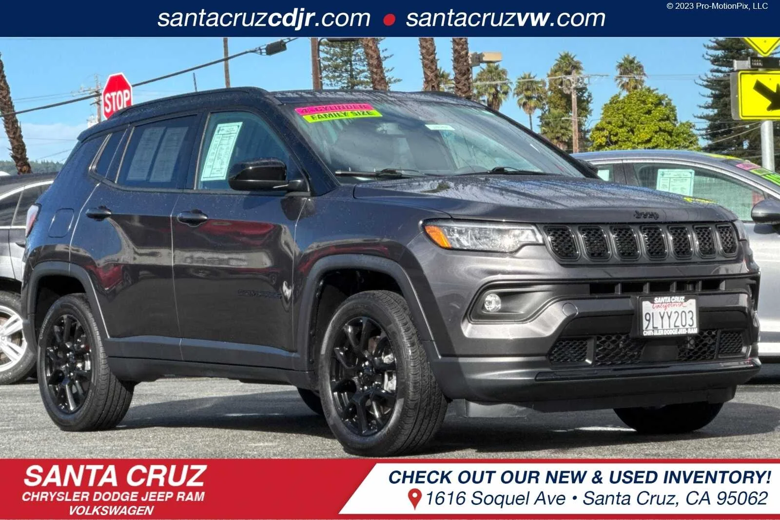 Used 2023 Gray Jeep Latitude image 1