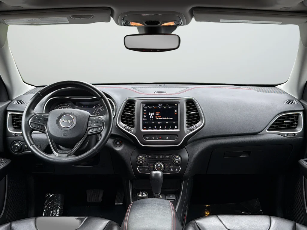 Used 2021 White Jeep Trailhawk image 9