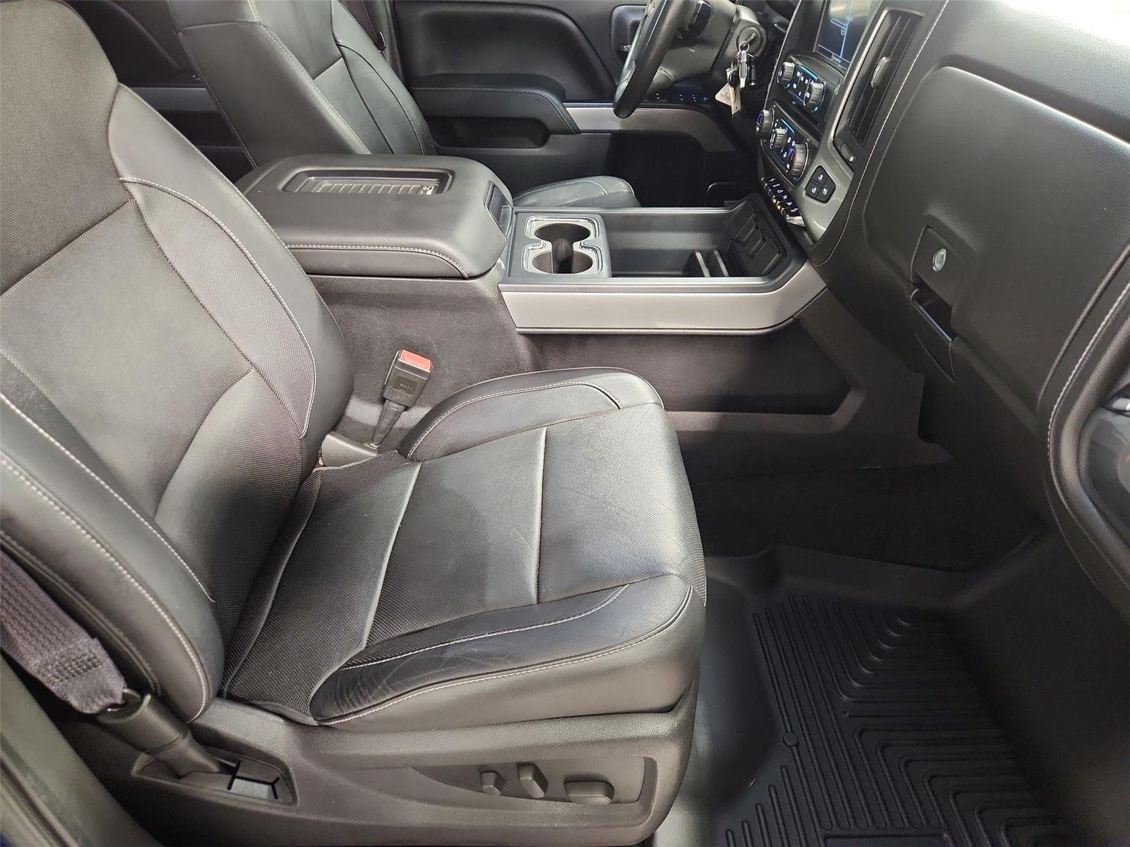 Used 2016 DEEP OCEAN BLUE METALLIC Chevrolet LTZ image 26