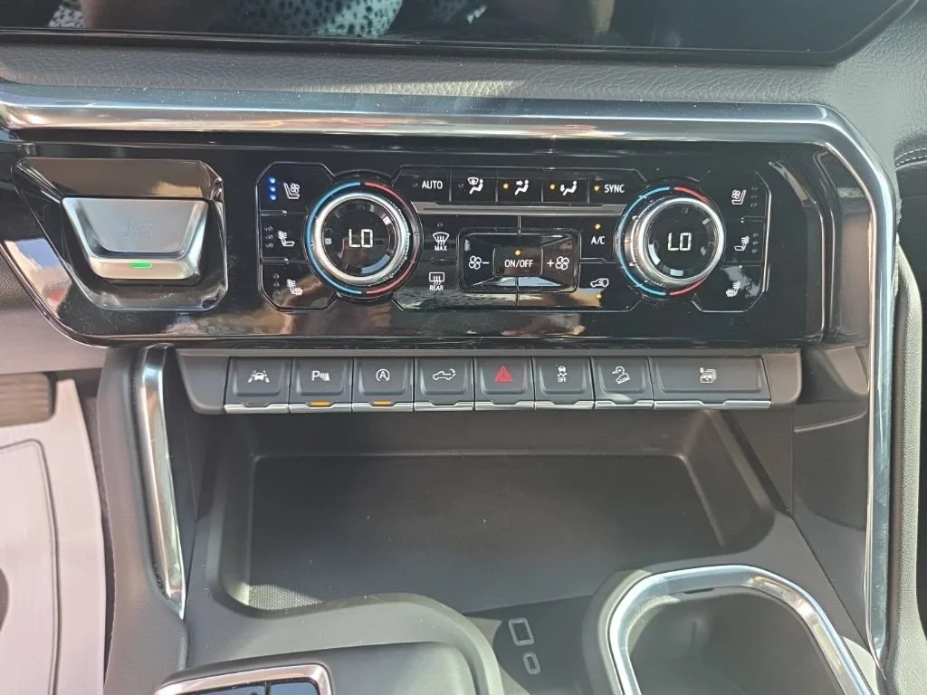 Used 2024 White Frost Tricoat GMC Denali image 25
