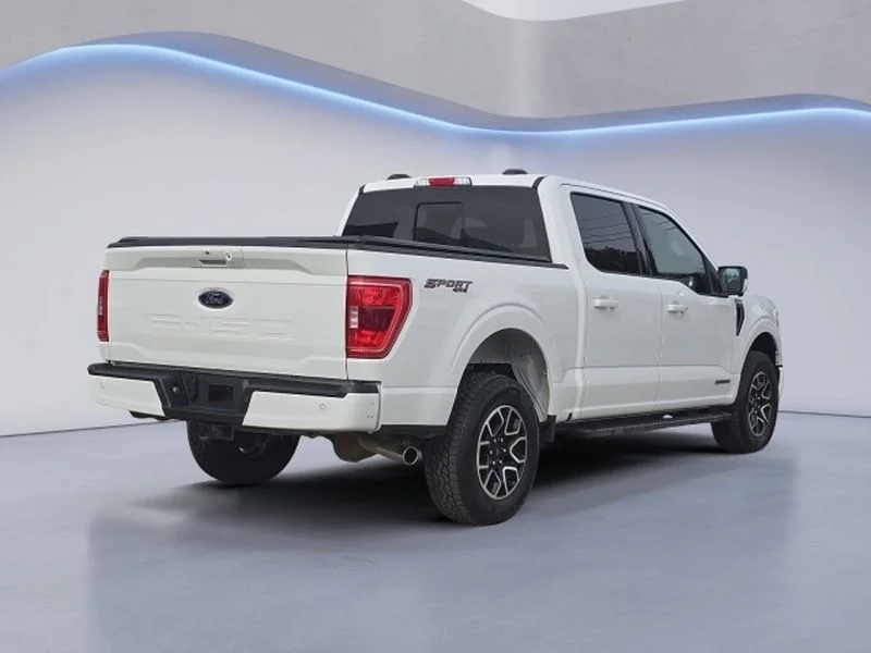 Certified Used 2023 Oxford White Ford XLT image 3