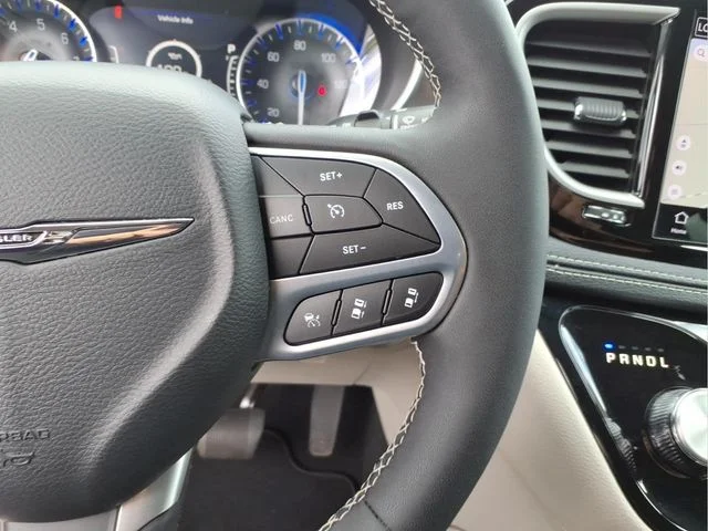 Used 2024 Black Chrysler Touring L image 25