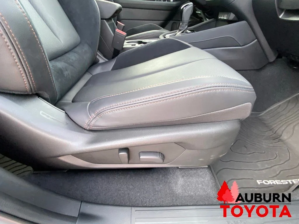 Used 2025 Ice Silver Metallic Subaru Touring image 18