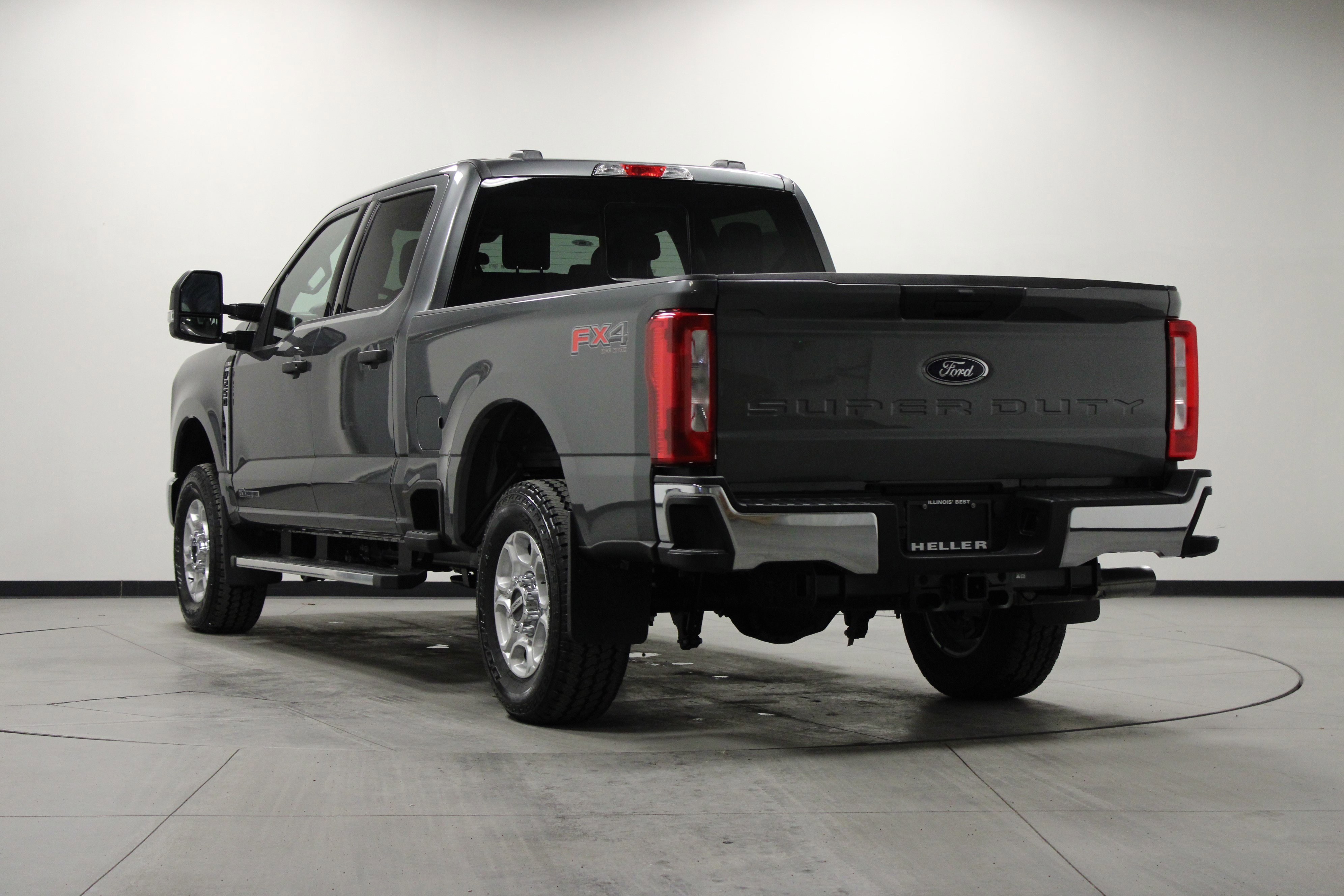 New 2026 Carbonized Gray Metallic Ford XLT image 6