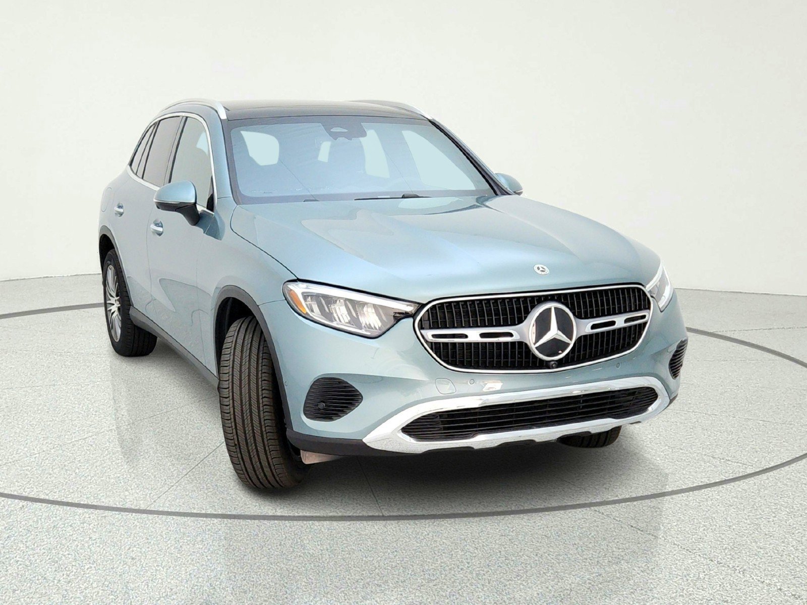 New 2026 Verde Silver Metallic Mercedes-Benz GLC 300 SUV image 25