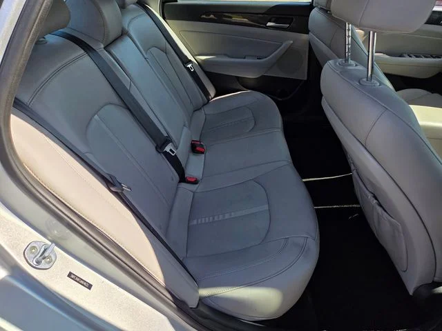 Used 2018 Silver Hyundai Limited image 13