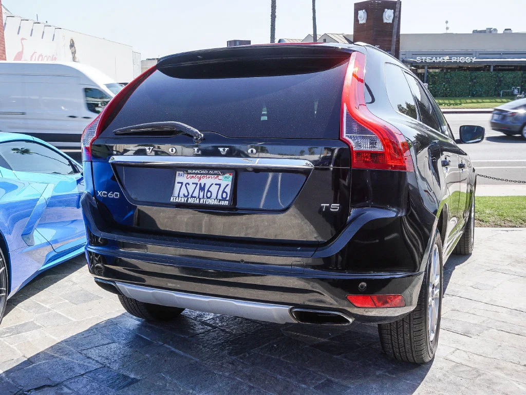 Used 2016 Black Volvo T5 Drive-E Premier image 6