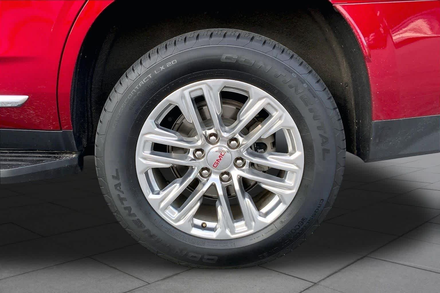 Used 2022 Cayenne Red Tintcoat GMC SLT image 10