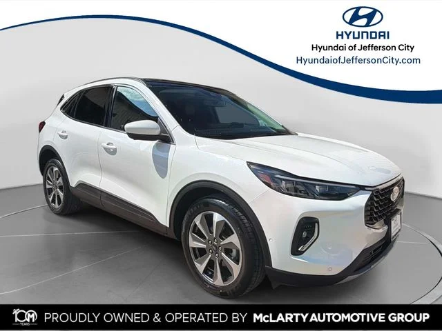 Used 2023 White Ford Platinum image 1