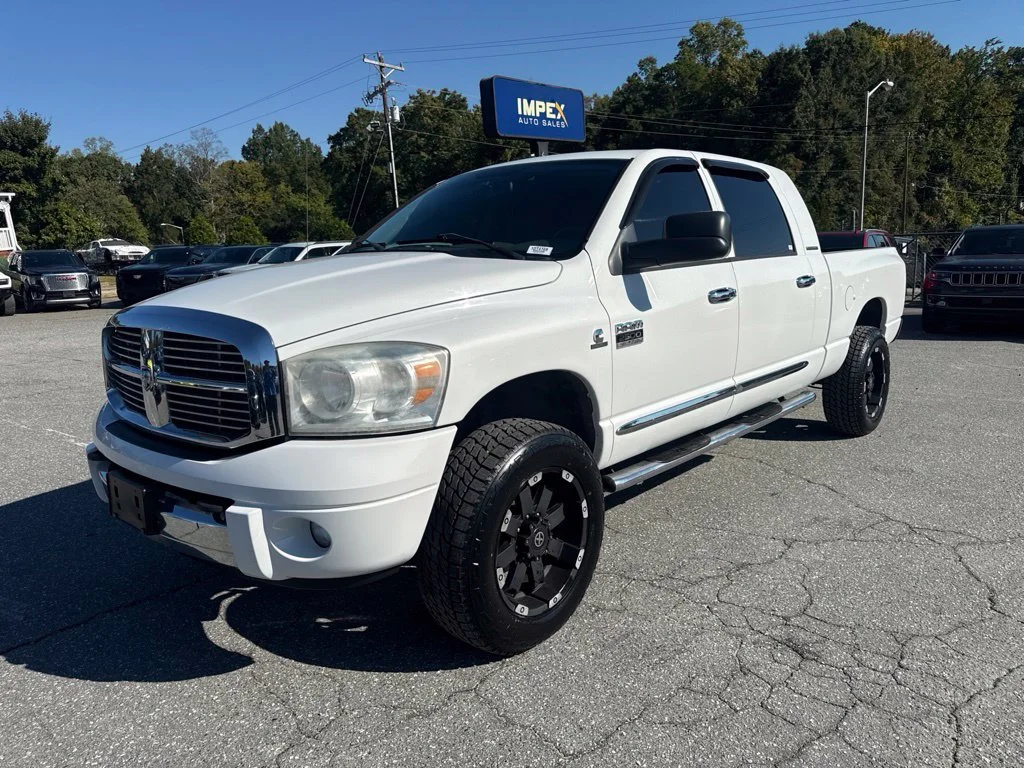 Used 2007 White Dodge Laramie image 1
