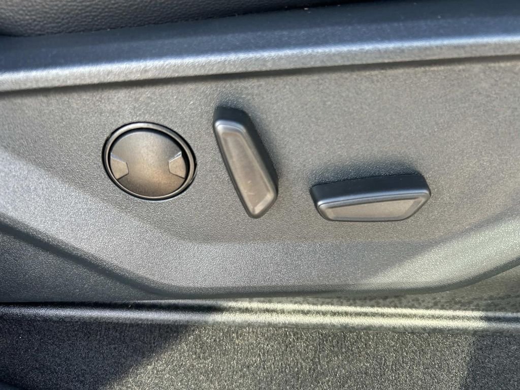 Certified Used 2025 Carbonized Gray Metallic Ford Lariat image 25