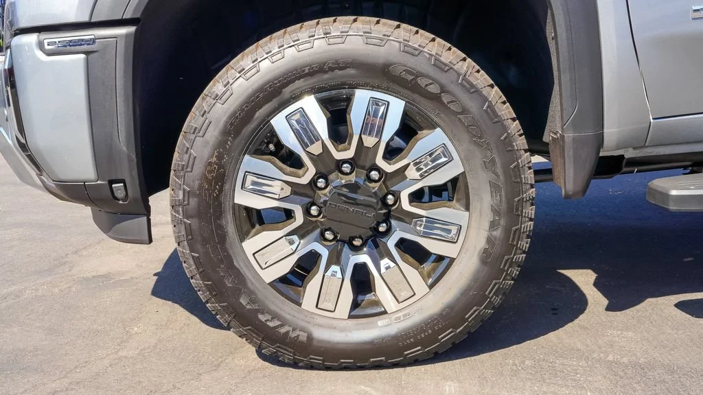2026 GMC Sierra 2500HD Denali - Photo 9