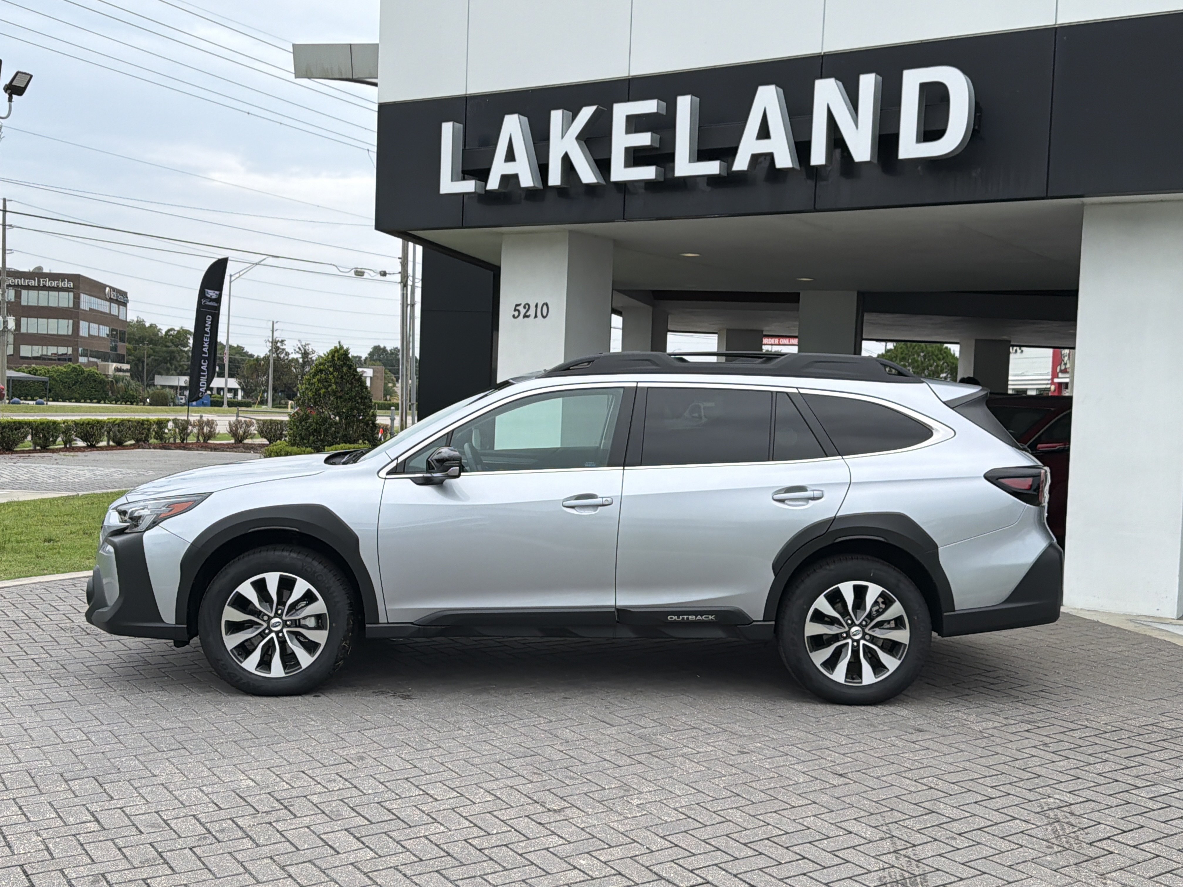 Certified Used 2025 Ice Silver Metallic Subaru Limited image 3