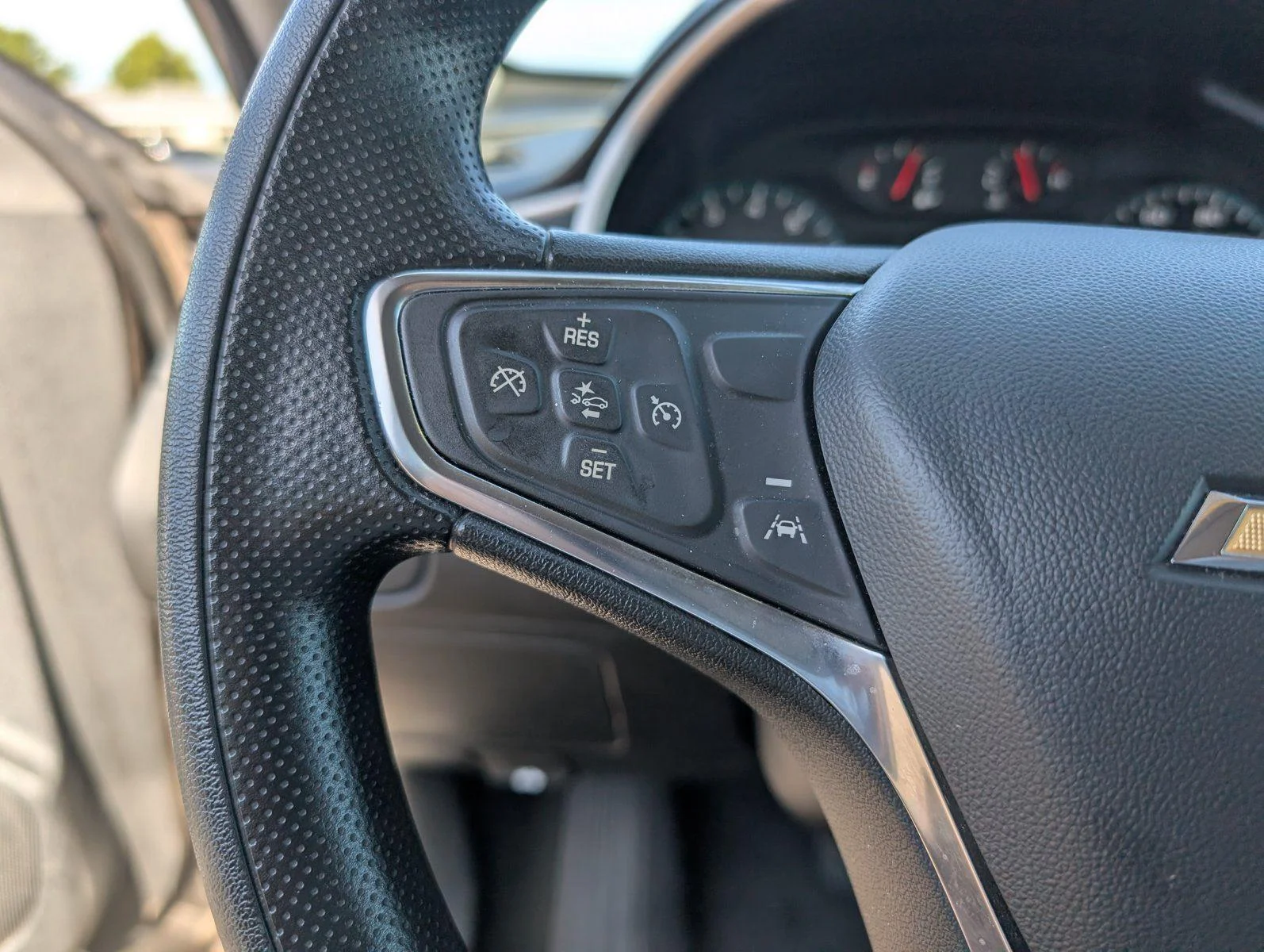 Used 2024 Mineral Gray Metallic Chevrolet 1LT image 26