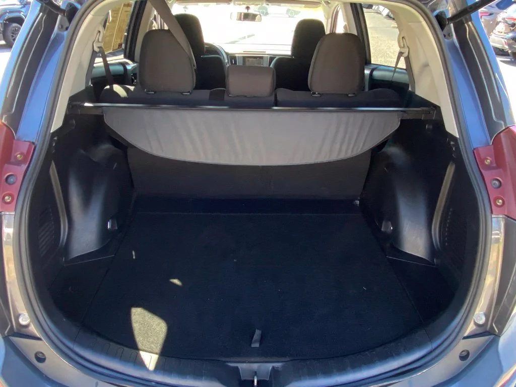 Used 2014 Gray Toyota XLE image 10