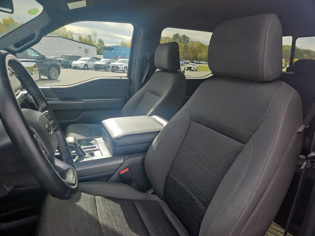 Used 2024 Light Blue Clearcoat Metallic Ford XLT image 4