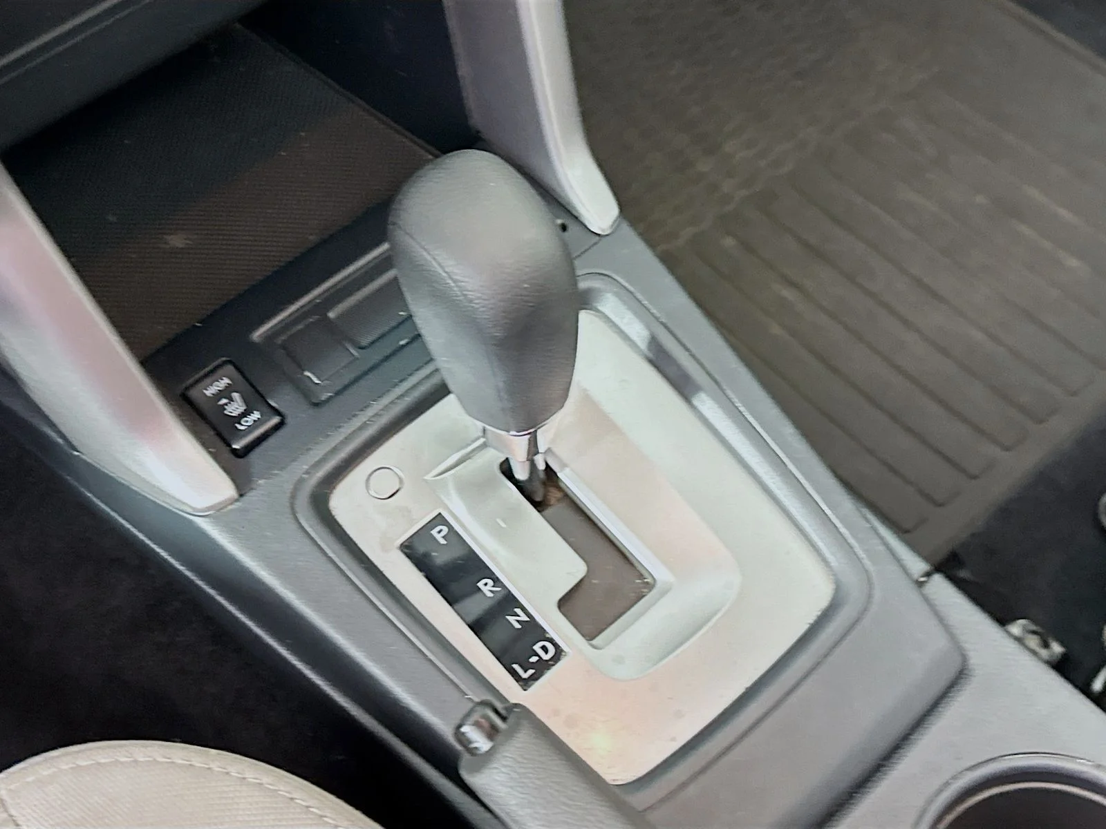 Used 2015 Ice Silver Metallic Subaru 2.5i Premium image 16