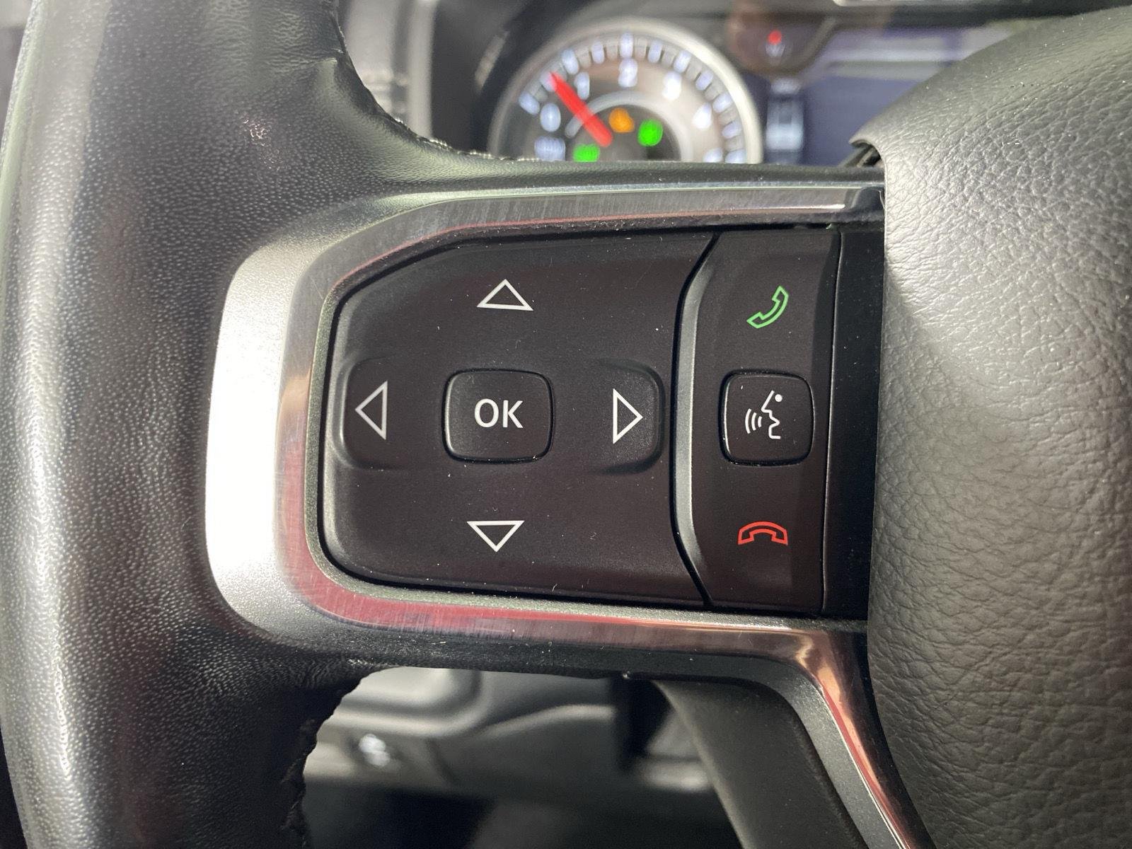 Used 2019 Delmonico Red Pearlcoat Ram Laramie image 13