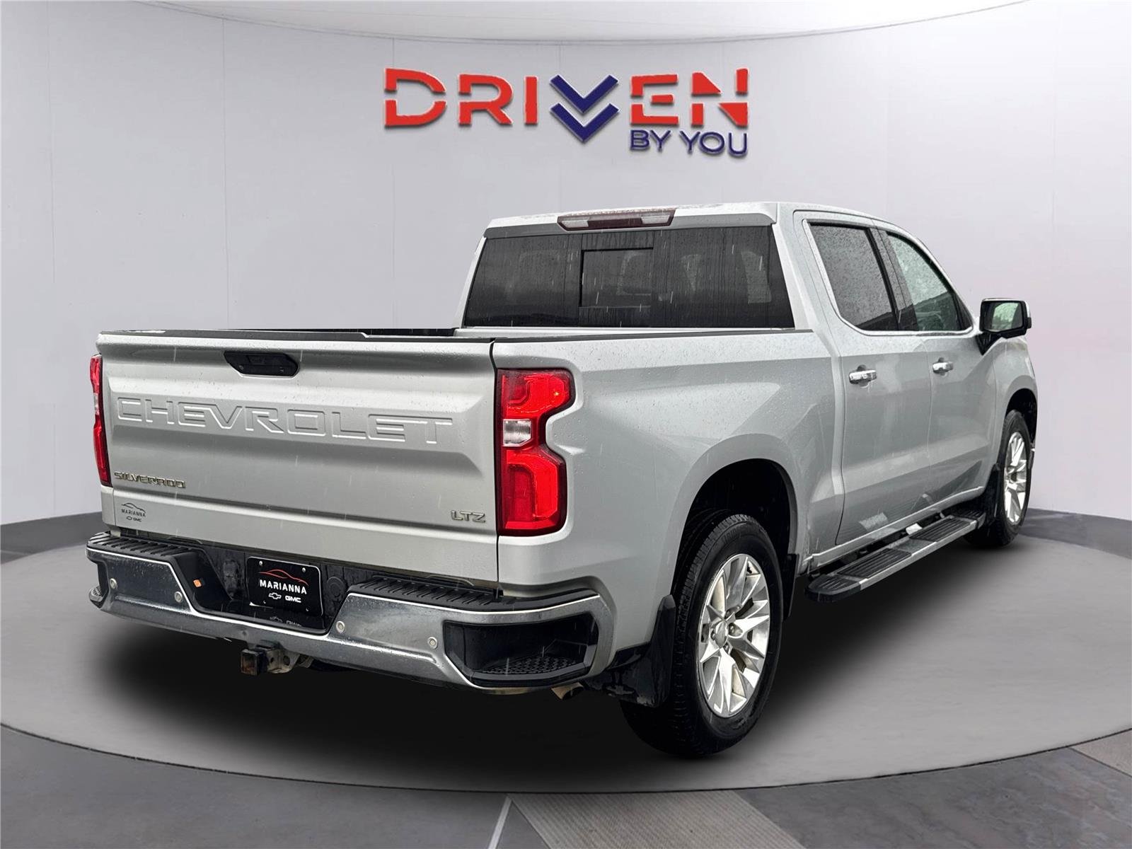 Used 2019 SILVER ICE METALLIC Chevrolet LTZ image 4