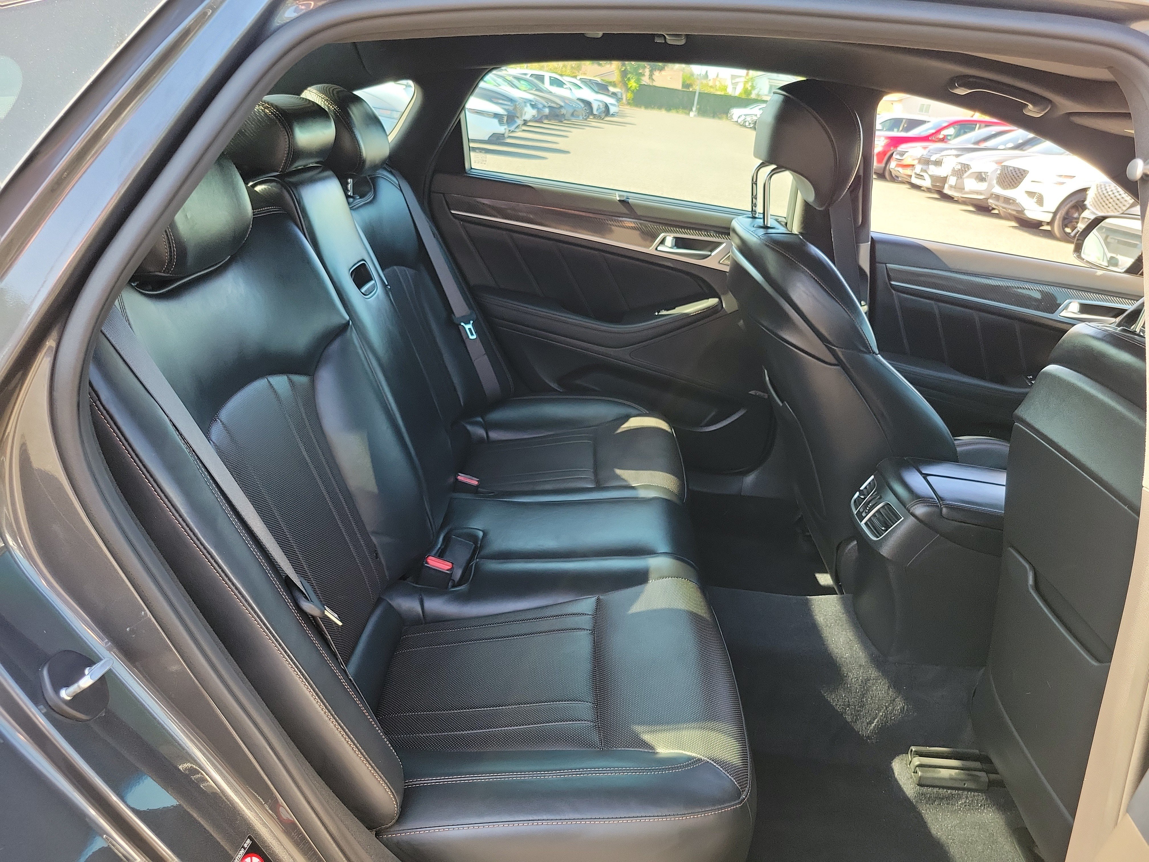Used 2019 Himalayan Gray Genesis 3.3T Sport image 22