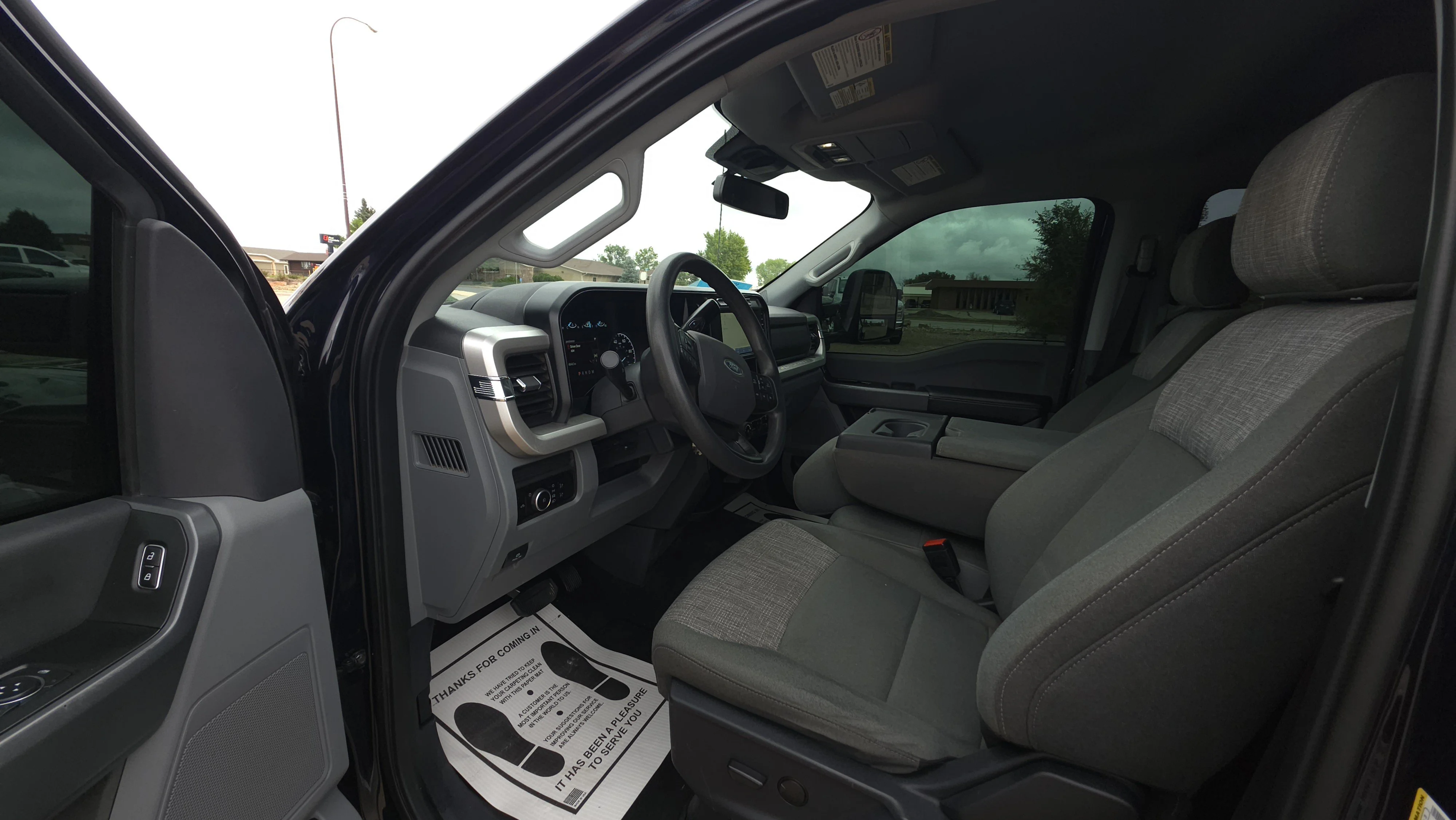 Used 2023 Blue Ford XLT image 9
