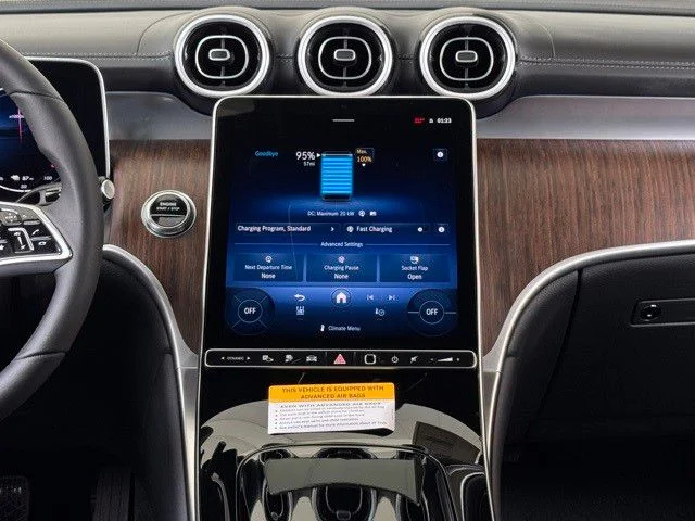 2025 Mercedes-Benz GLC Base - Photo 8