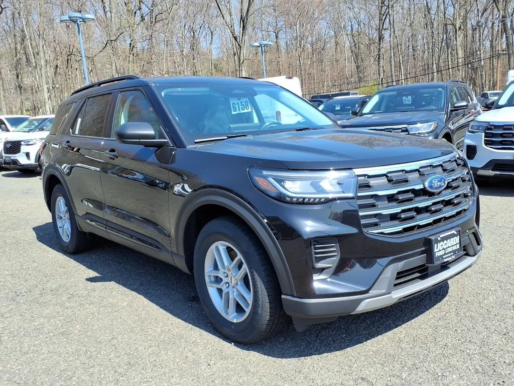 2026 Ford Explorer Active 4WD's photo