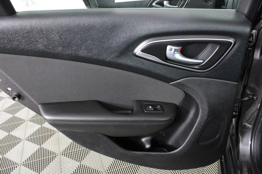 Used 2016 Gray Chrysler Limited image 12