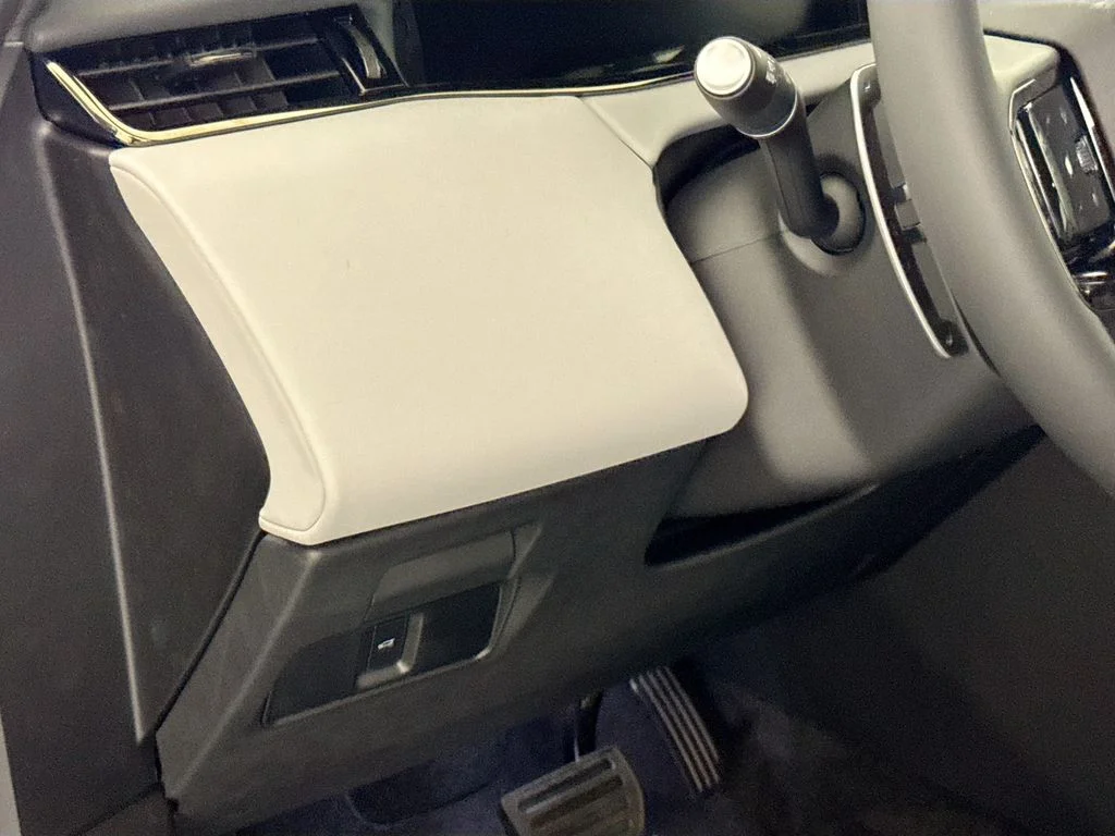 New 2026 Arroios Grey Land Rover Core S image 10