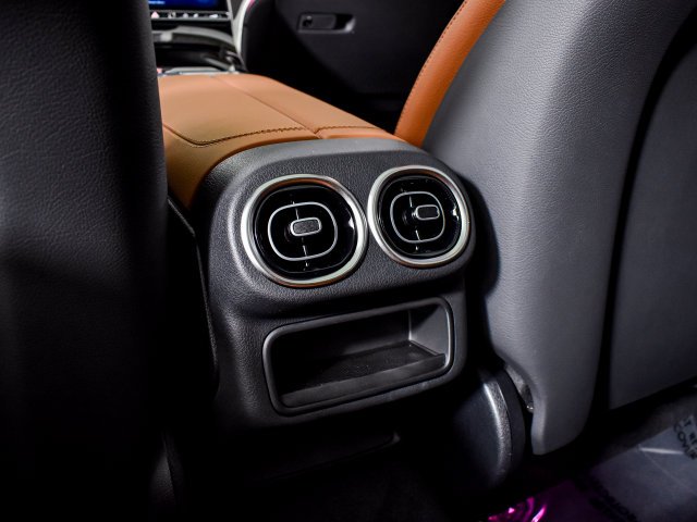 New 2027 Polar White Mercedes-Benz GLC 300 image 39
