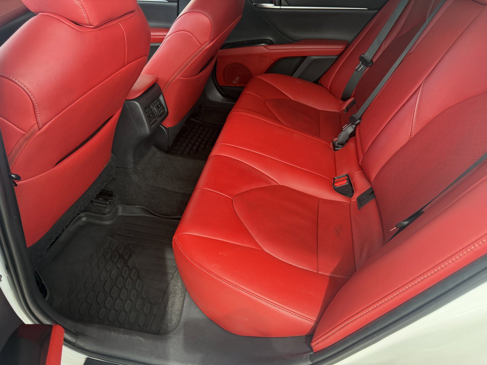 Used 2019 Wind Chill Pearl Toyota XSE V6 image 23
