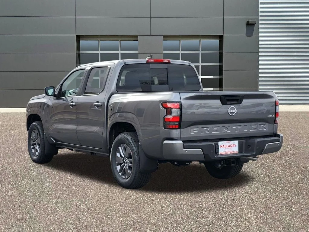New 2026 Gun Metallic Nissan Crew Cab SV image 4