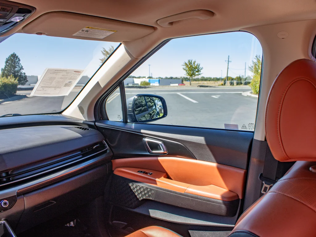 Used 2025 Aurora Black Pearl Kia SX image 19