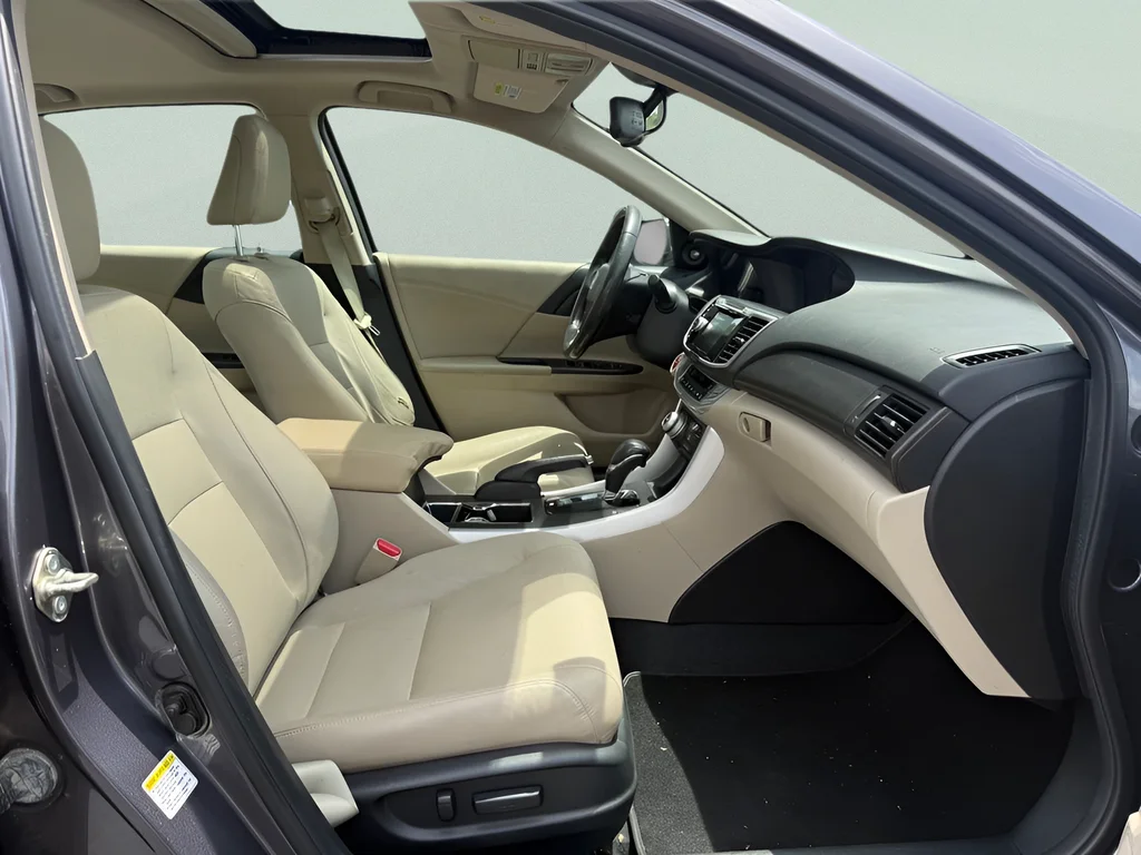 Used 2014 Modern Steel Metallic Honda Touring image 14