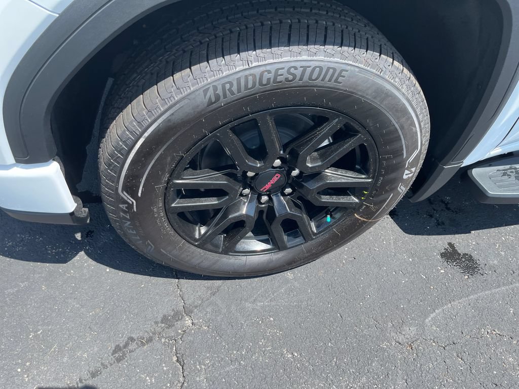 New 2026 Summit White GMC Elevation image 9