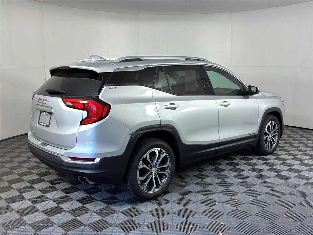 Used 2019 Quicksilver Metallic GMC SLT image 5