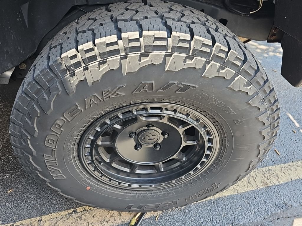 Used 2014 Billet Metallic Clearcoat Jeep Unlimited Sahara image 6