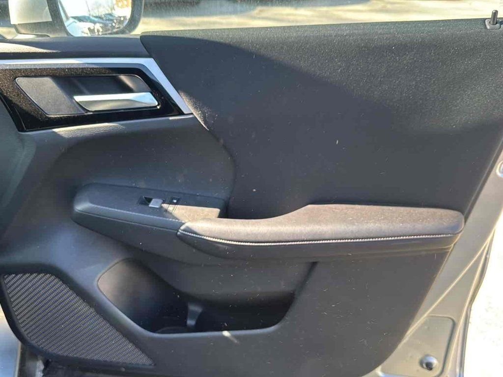 Used 2024 Gray Mitsubishi ES image 12