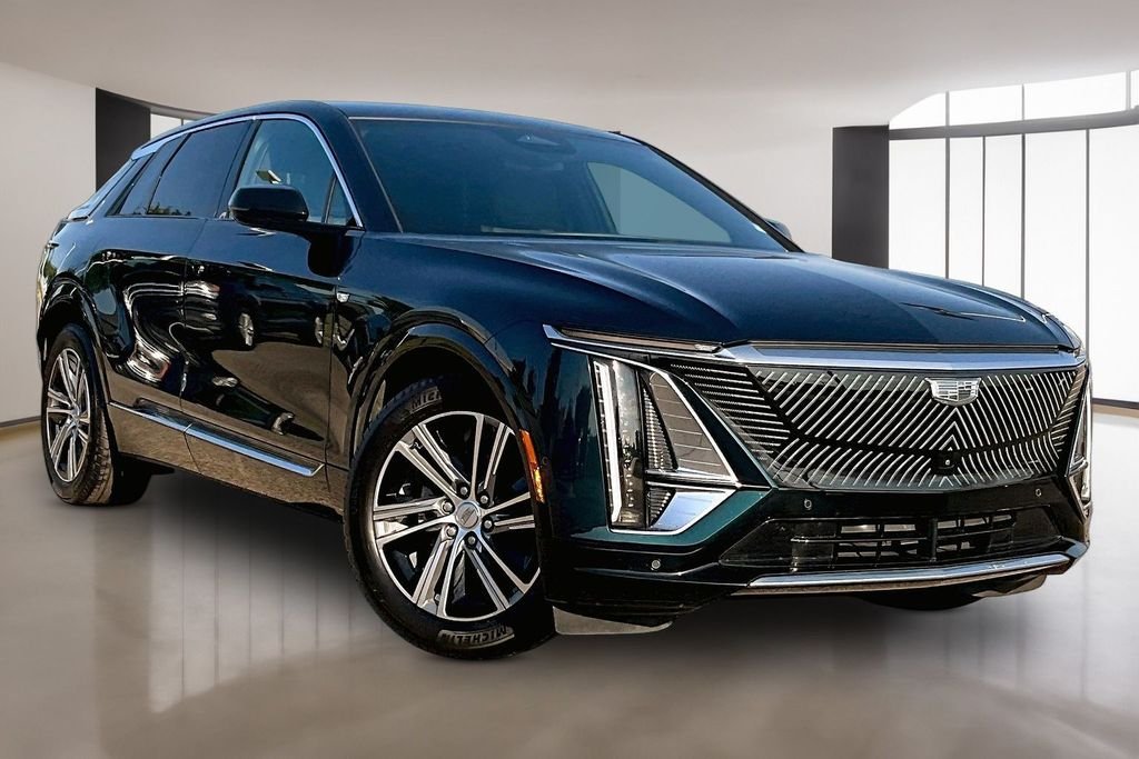 Used 2024 Green Cadillac Luxury image 11