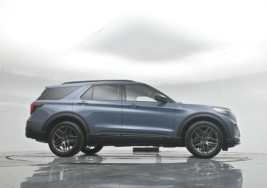 New 2026 Vapor Blue Metallic Ford ST-Line image 50