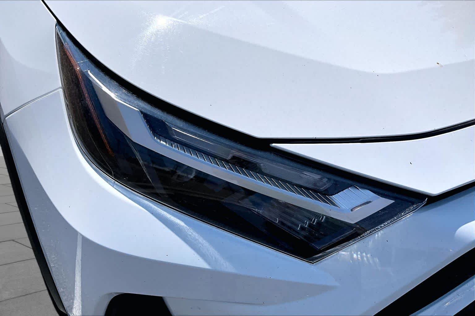 Used 2025 Ice Cap Toyota XLE image 24