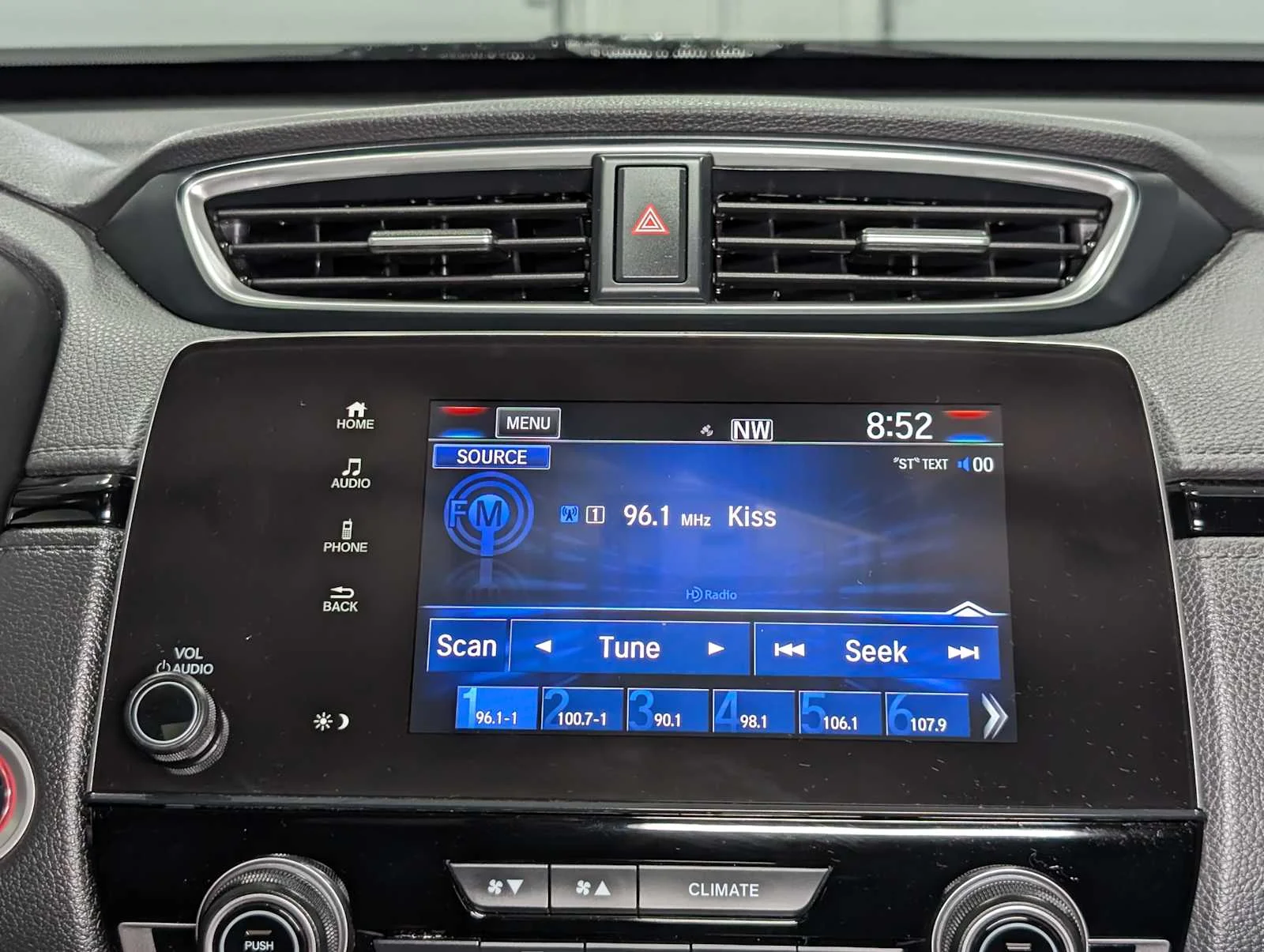 Used 2020 Lunar Silver Metallic Honda EX-L image 19