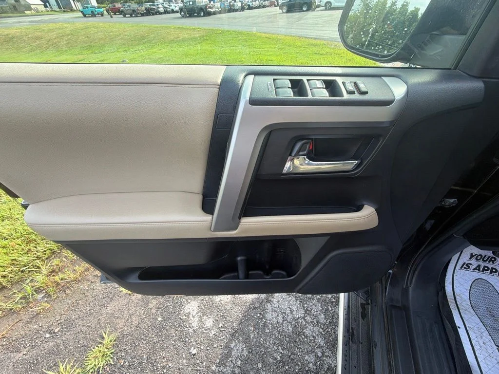Used 2022 Black Toyota SR5 image 19