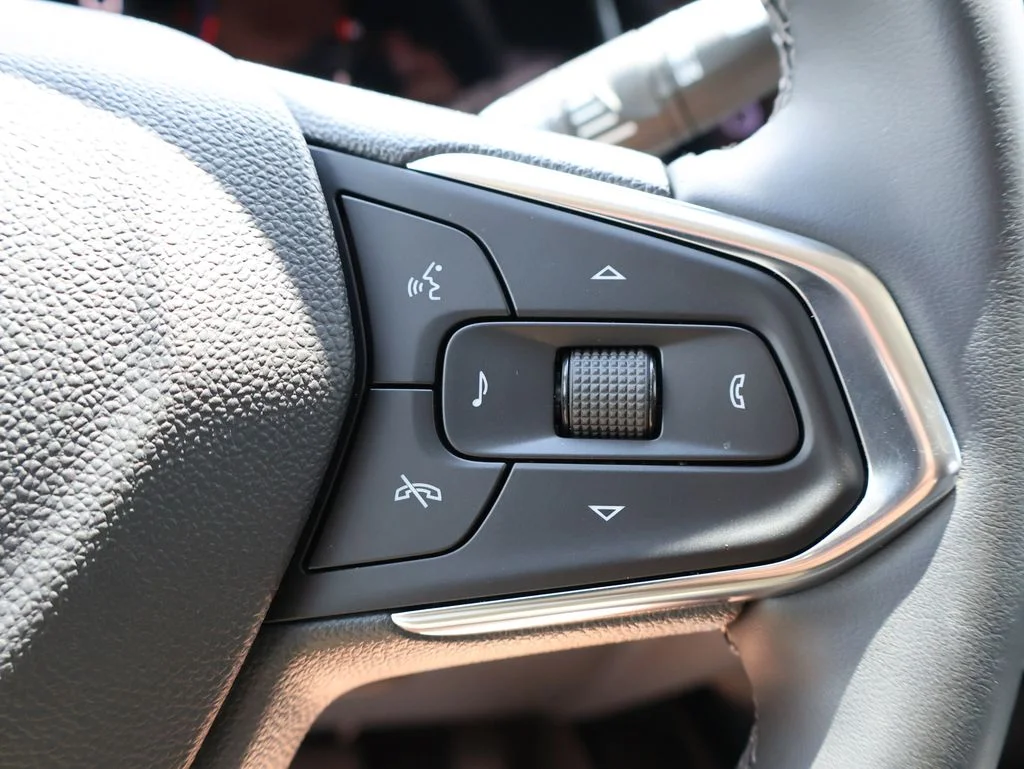 Used 2025 Black Chevrolet LT image 27