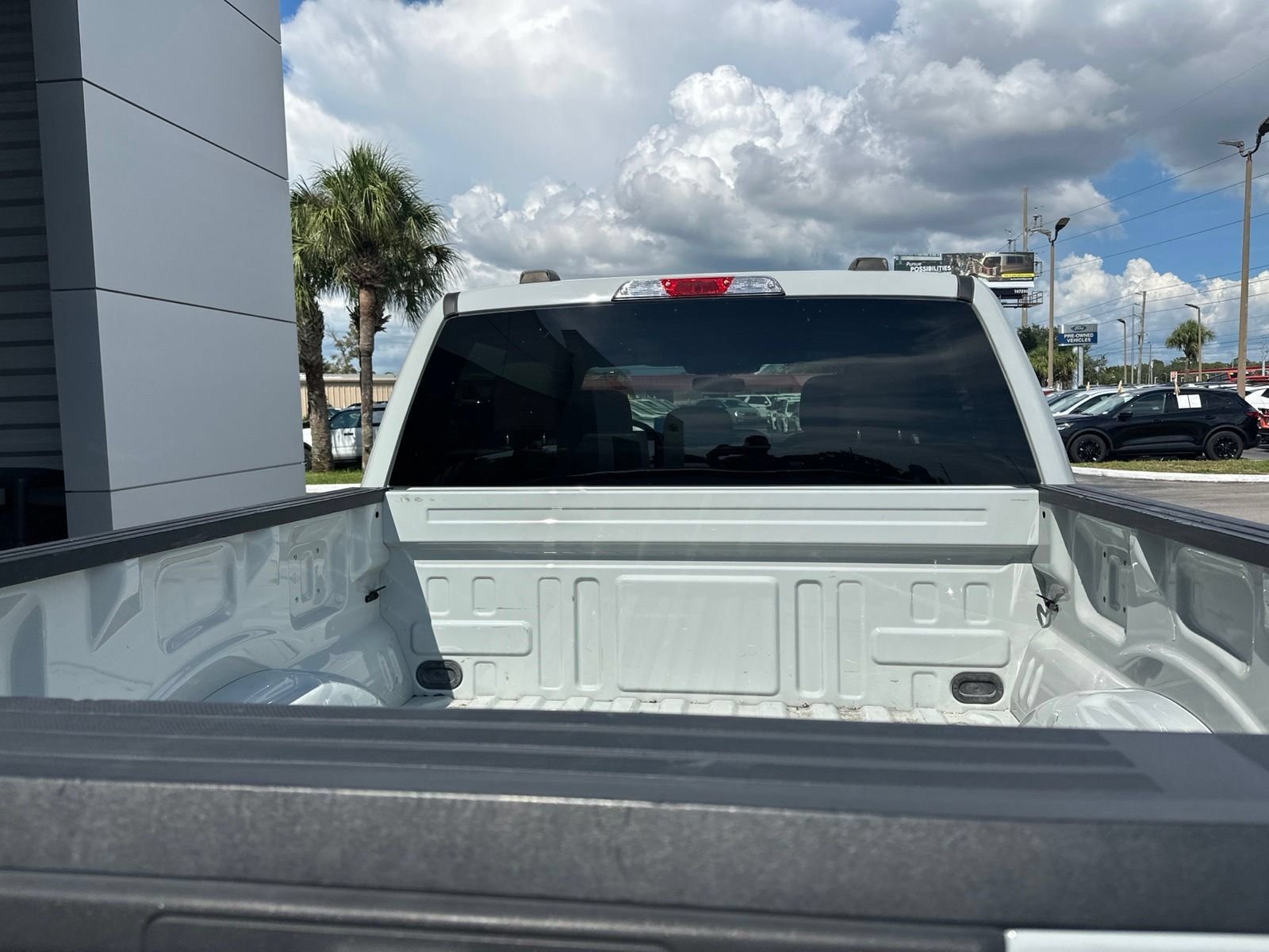 Used 2024 Avalanche Gray Ford XLT image 18