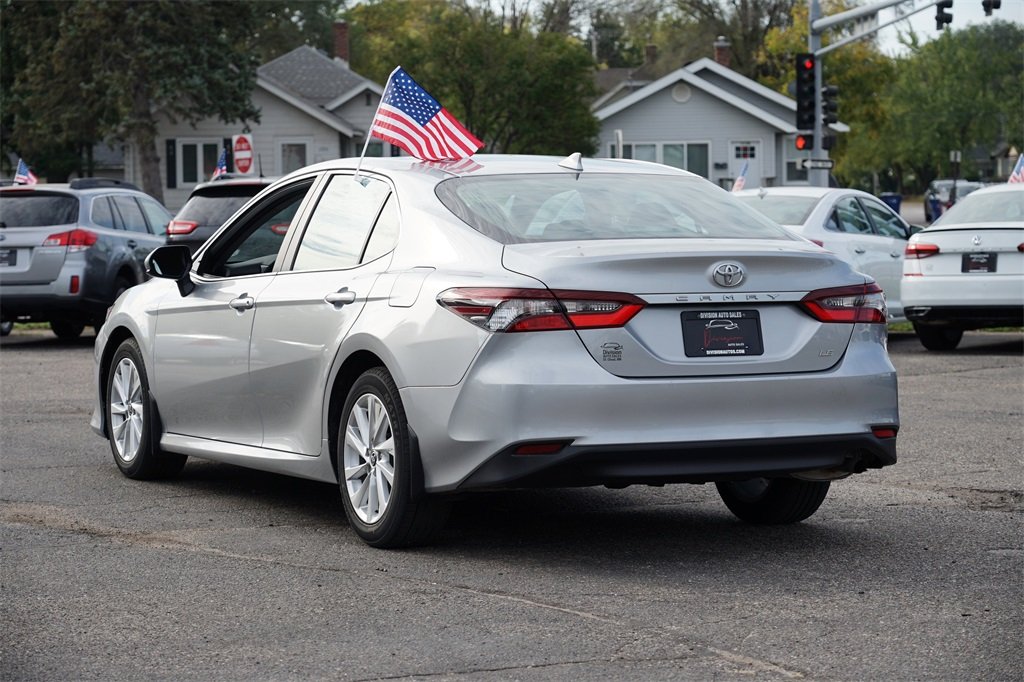 2023 Toyota Camry LE photo 4