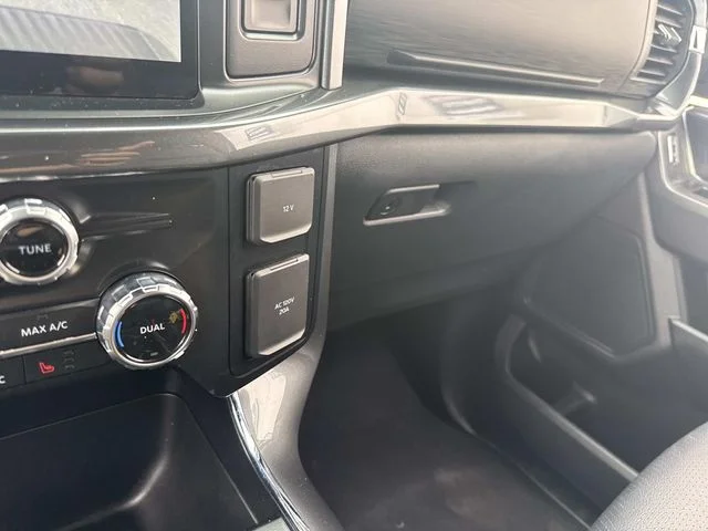 Used 2023 White Ford XLT image 33